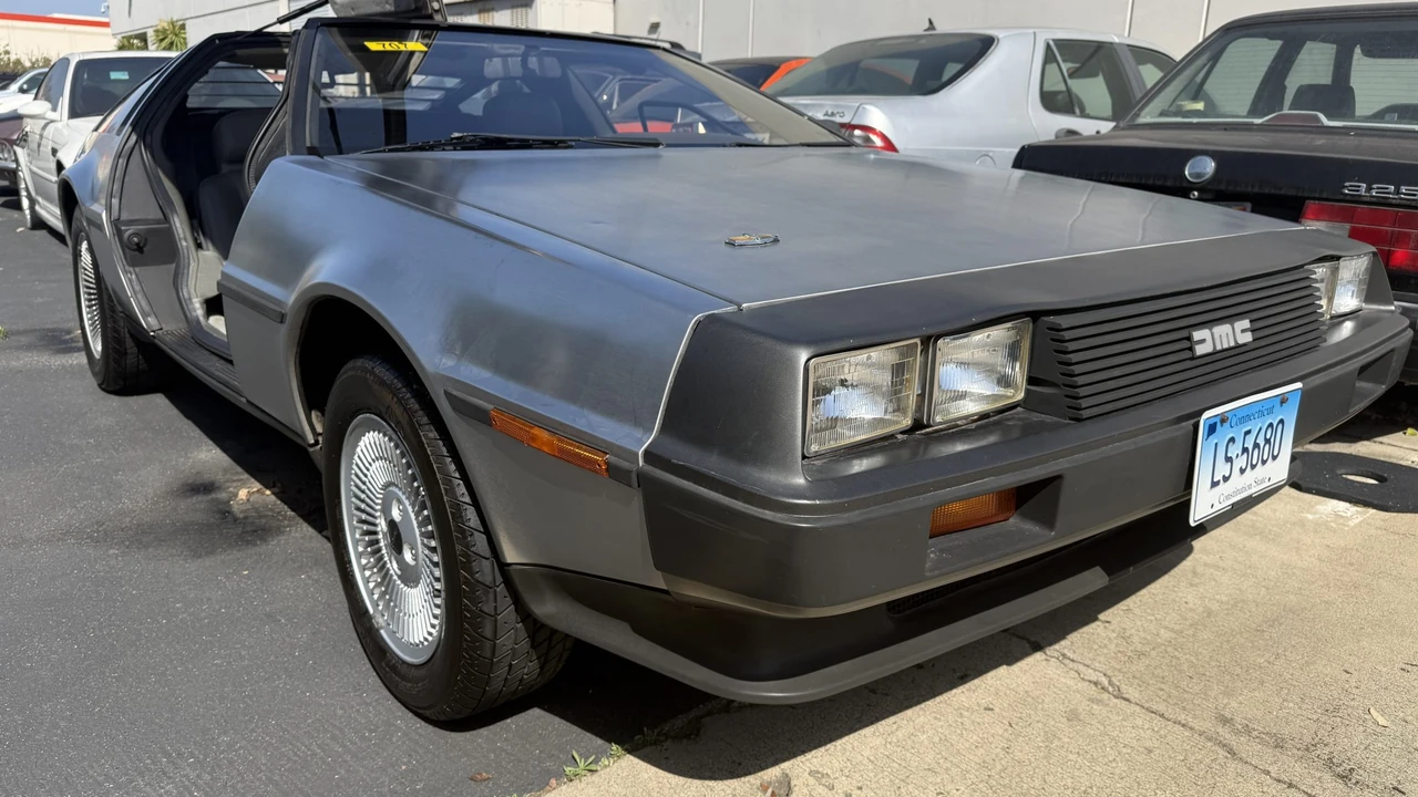 1982 DeLorean DMC-12 - Image 16 of 31