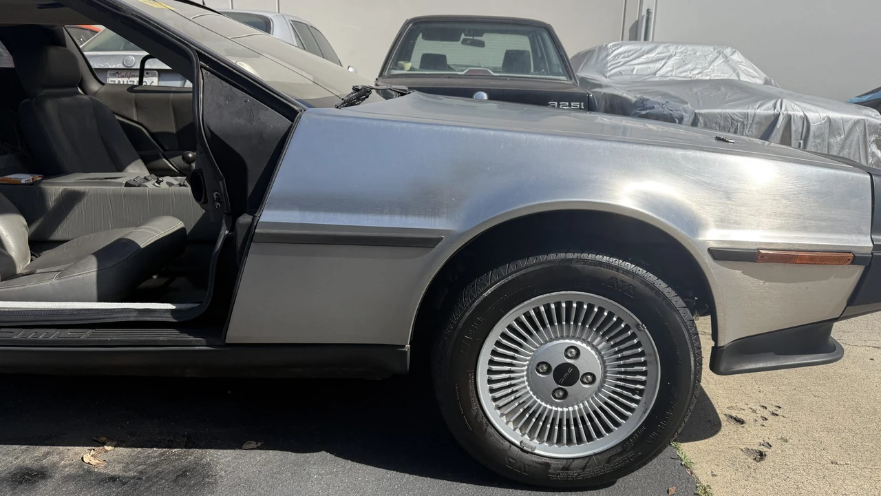 1982 DeLorean DMC-12 - Image 29 of 31