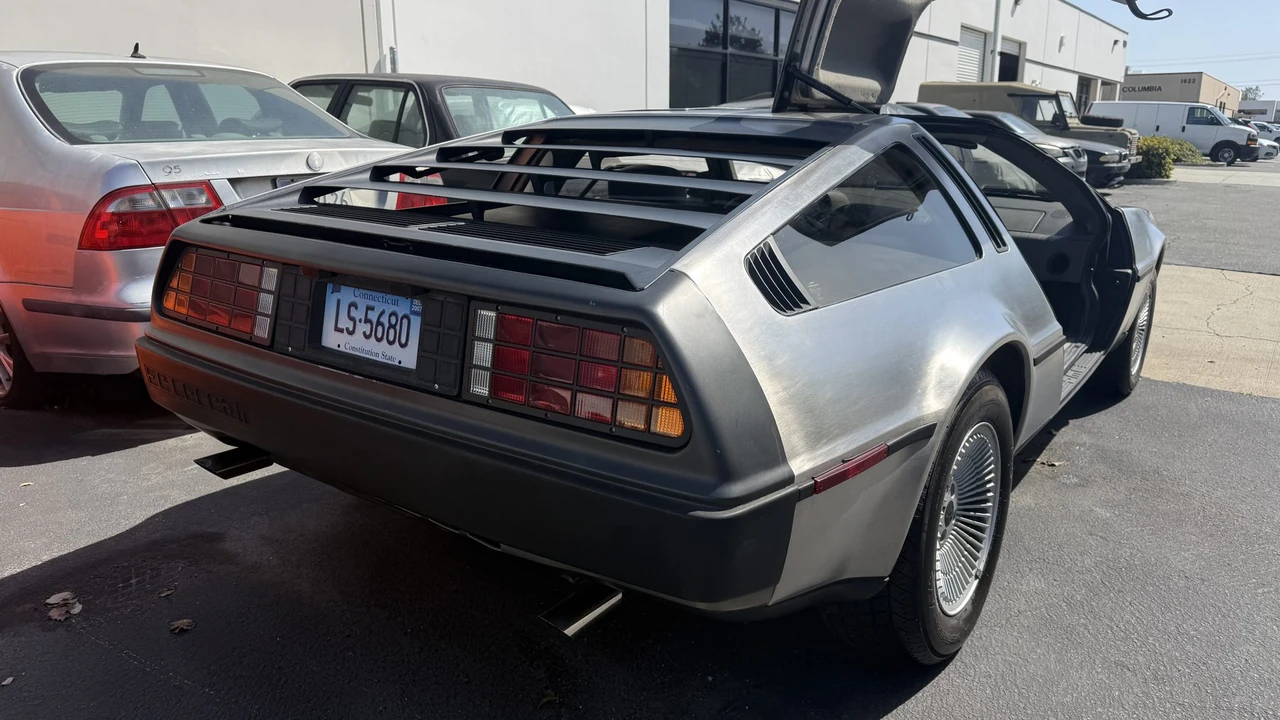 1982 DeLorean DMC-12 - Image 26 of 31