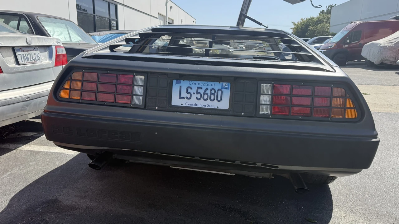 1982 DeLorean DMC-12 - Image 25 of 31