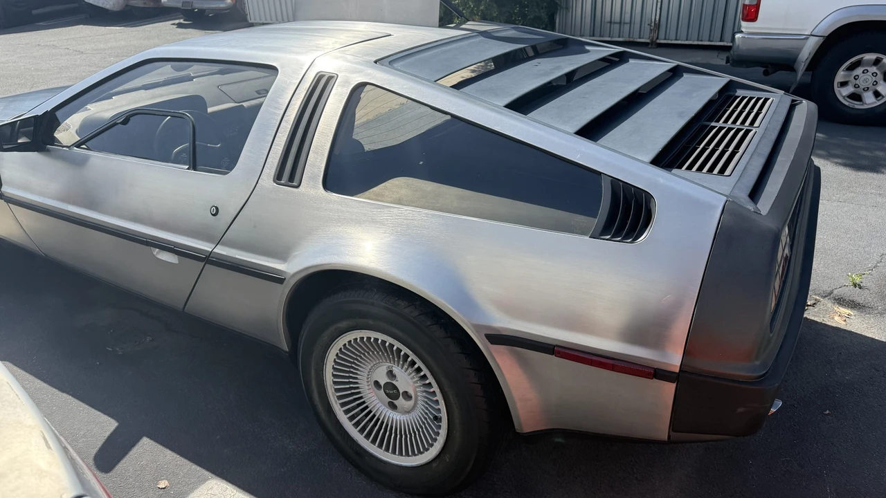 1982 DeLorean DMC-12 - Image 22 of 31