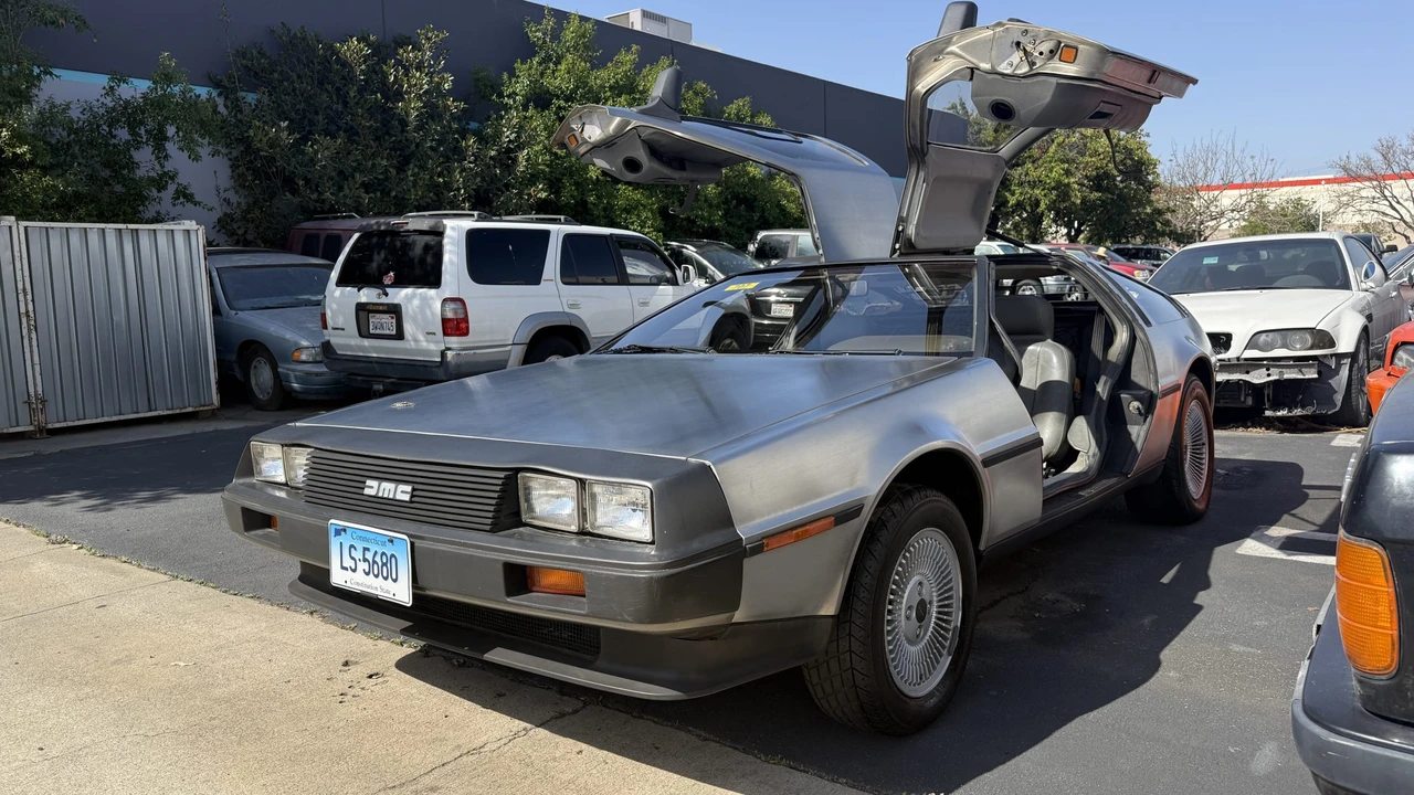 1982 DeLorean DMC-12 - Image 8 of 31
