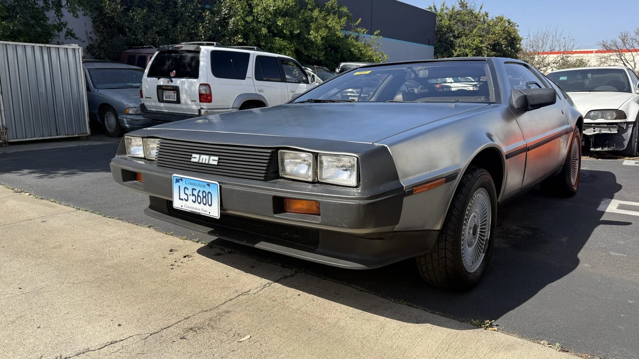 1982 DeLorean DMC-12 - Image 3 of 31