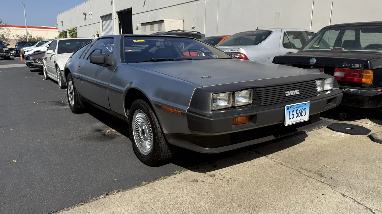 1982 DeLorean DMC-12 - Image 2 of 31