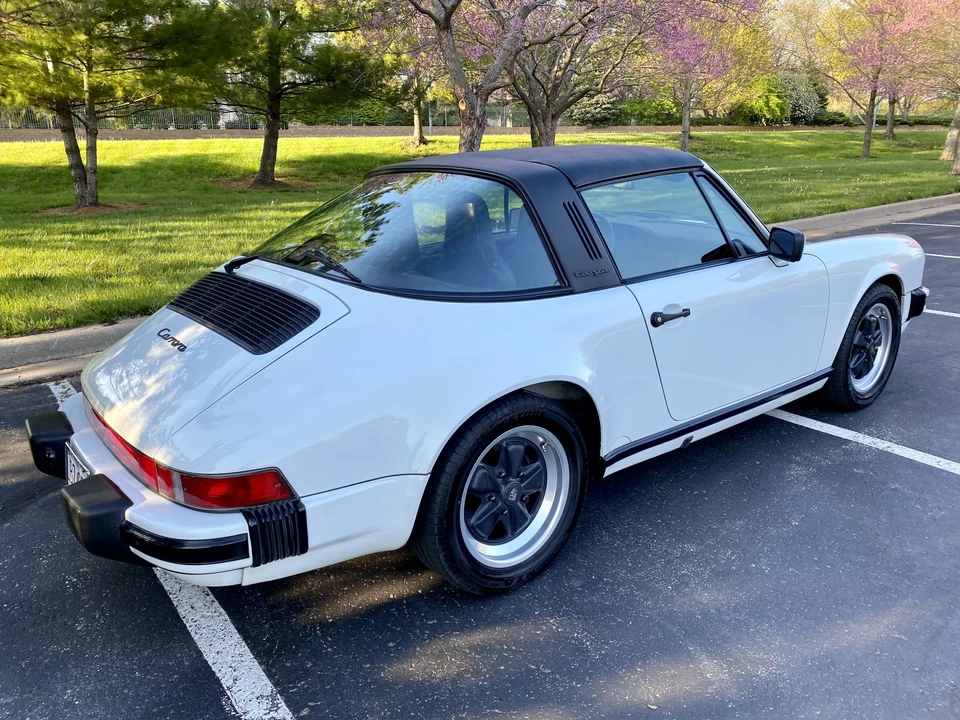 1987 Porsche 911 Carrera 3.2 - Image 16 of 31