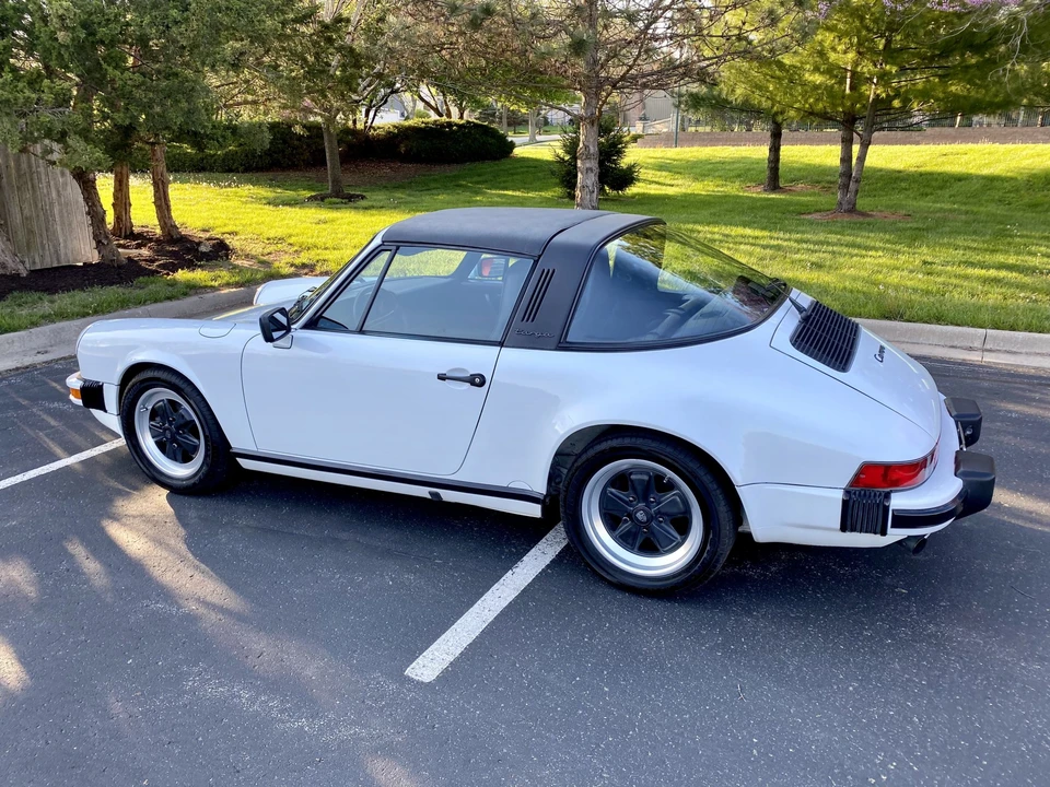 1987 Porsche 911 Carrera 3.2 - Image 9 of 31