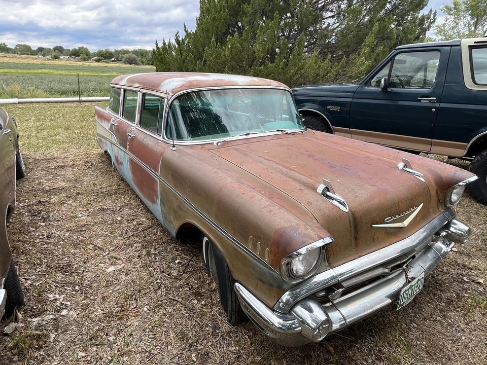 1957 Chevrolet Tri-Five Bel Air Sedan & Wagon - Image 4 of 31