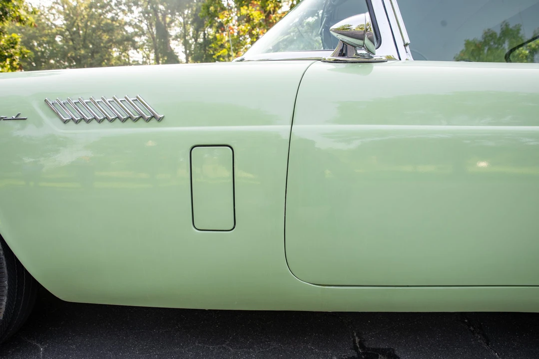 1957 Ford Thunderbird 1st Gen - Image 29 of 31
