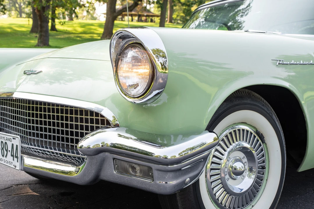 1957 Ford Thunderbird 1st Gen - Image 23 of 31