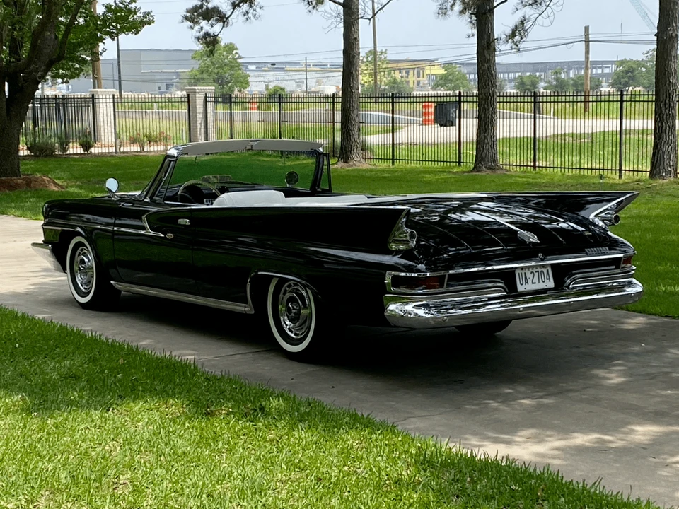 1961 Chrysler Newport - Image 15 of 31