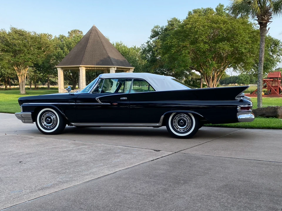 1961 Chrysler Newport - Image 22 of 31