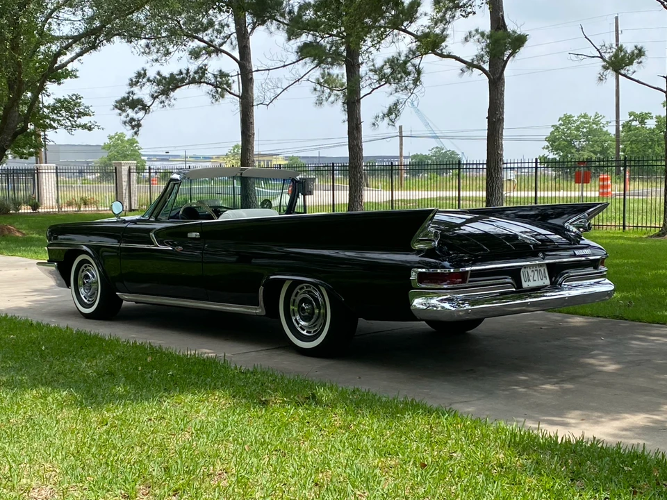 1961 Chrysler Newport - Image 14 of 31