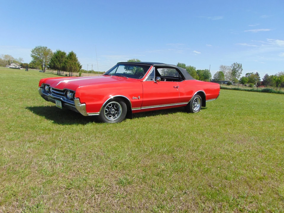 1967 Oldsmobile Cutlass Supreme - Image 2 of 31