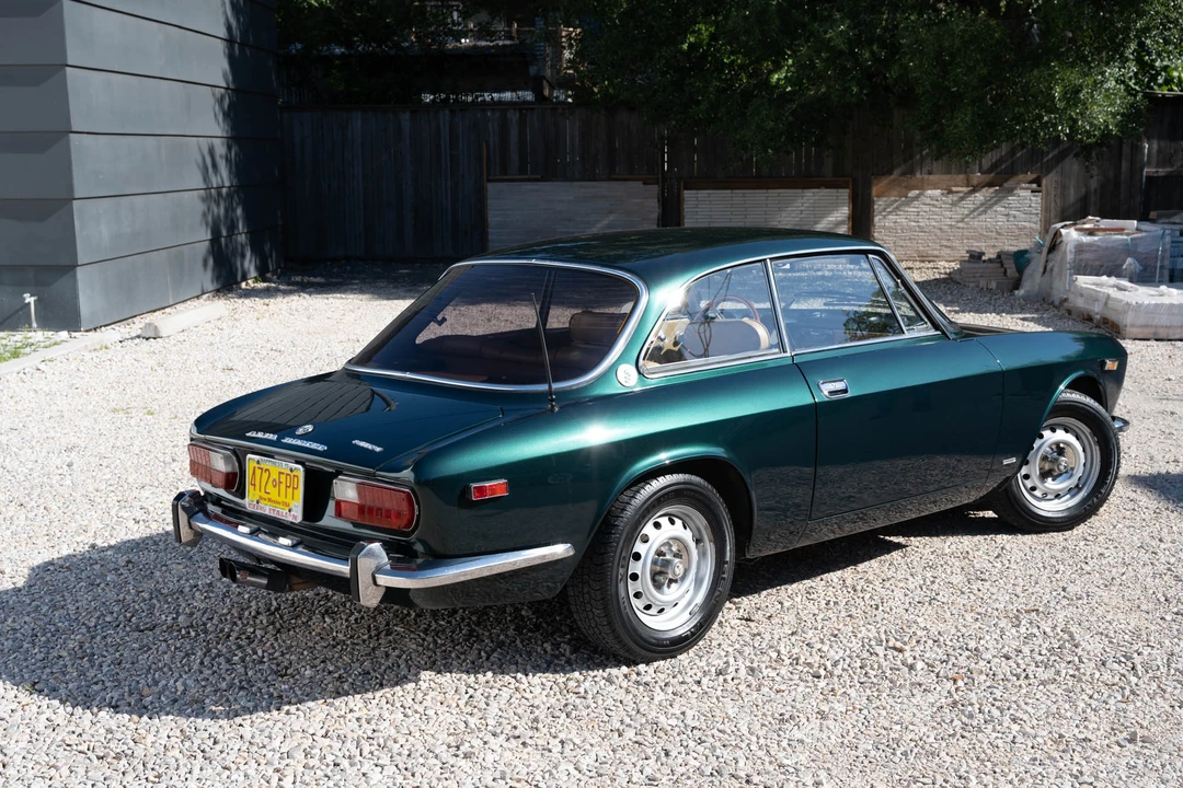 1972 Alfa Romeo 2000 GT Veloce - Image 13 of 31