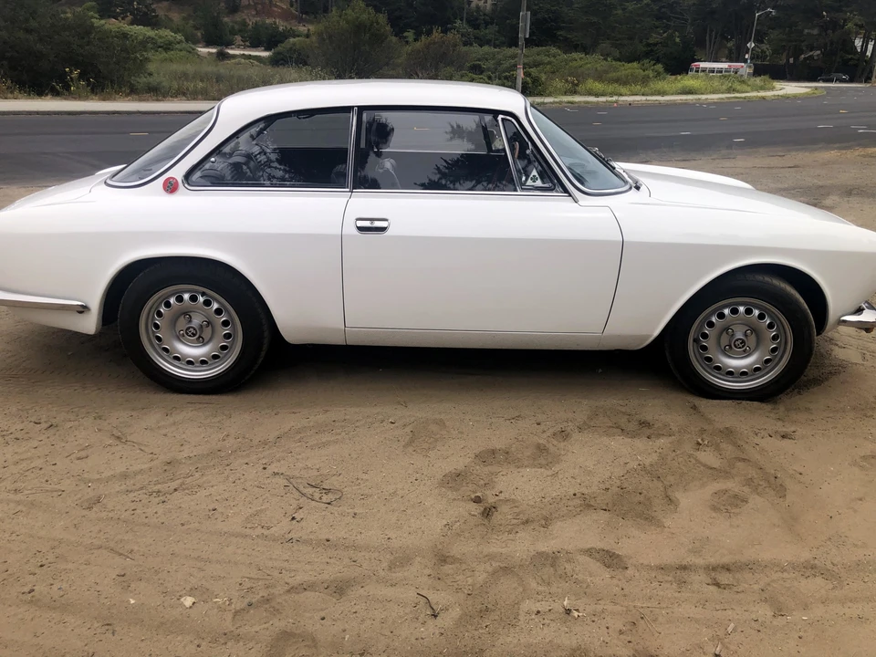 1972 Alfa Romeo 2000 GT Veloce - Image 16 of 31
