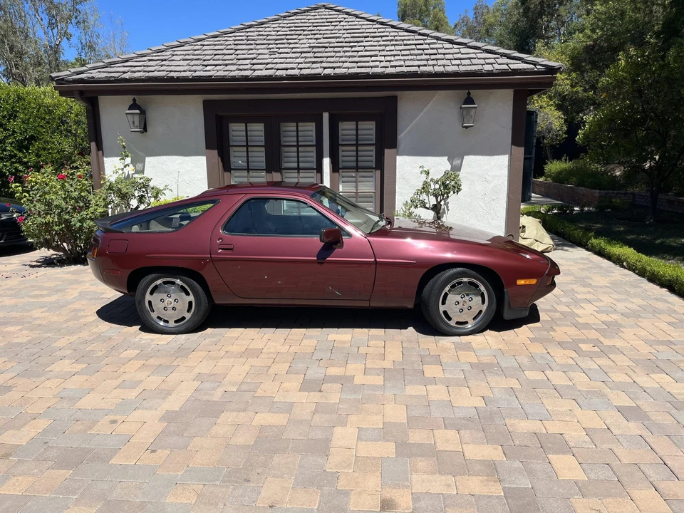 1984 Porsche 928 S - Image 9 of 31