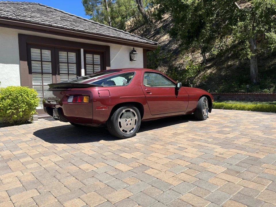 1984 Porsche 928 S - Image 8 of 31