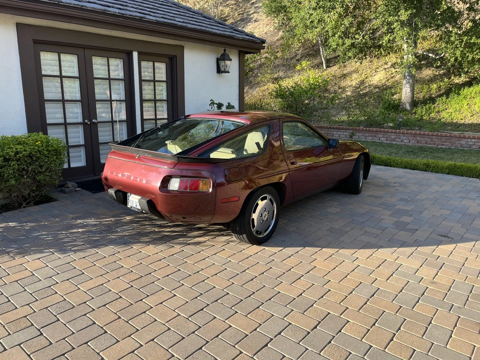 1984 Porsche 928 S - Image 7 of 31