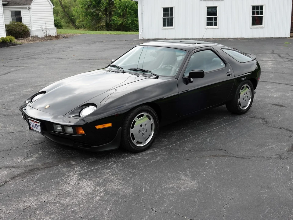 1985 Porsche 928 S - Image 2 of 31