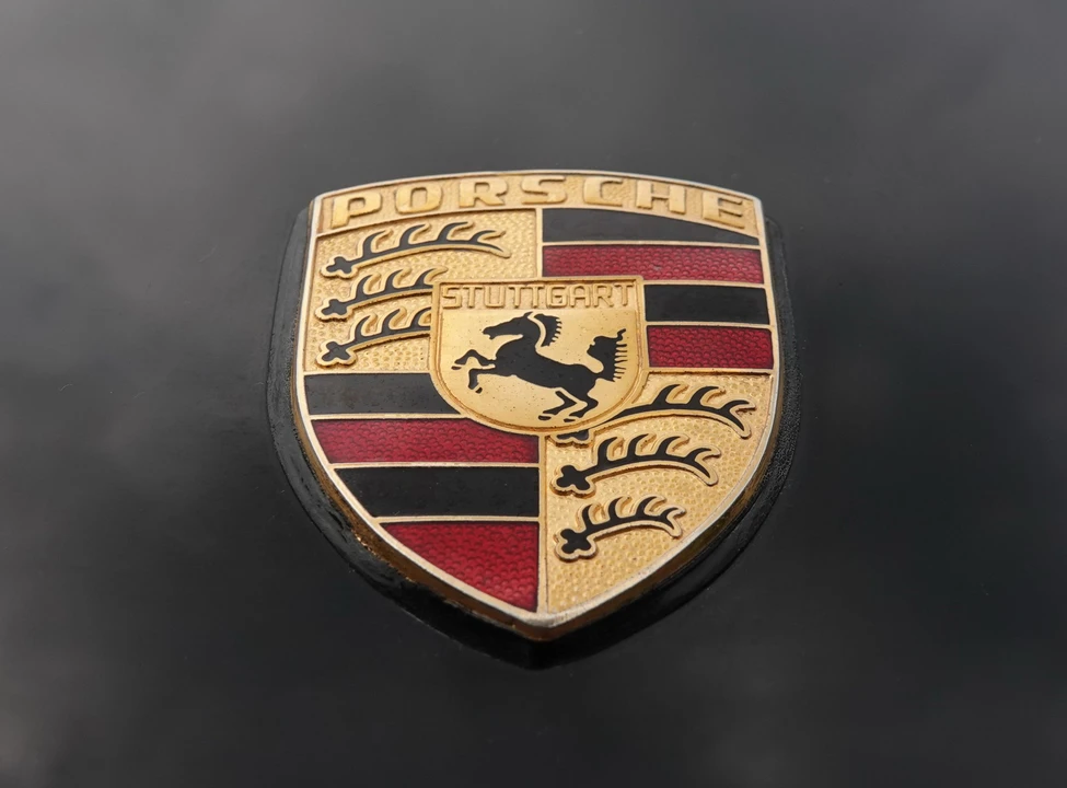 1985 Porsche 928 S - Image 16 of 31