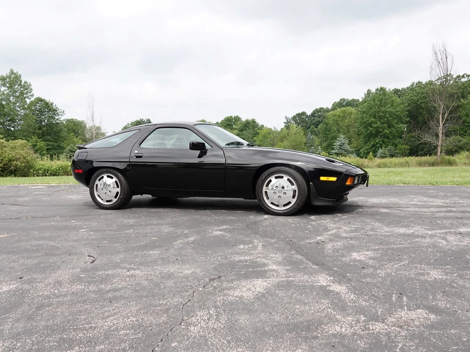 1985 Porsche 928 S - Image 6 of 31