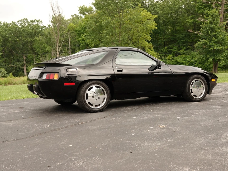 1985 Porsche 928 S - Image 7 of 31