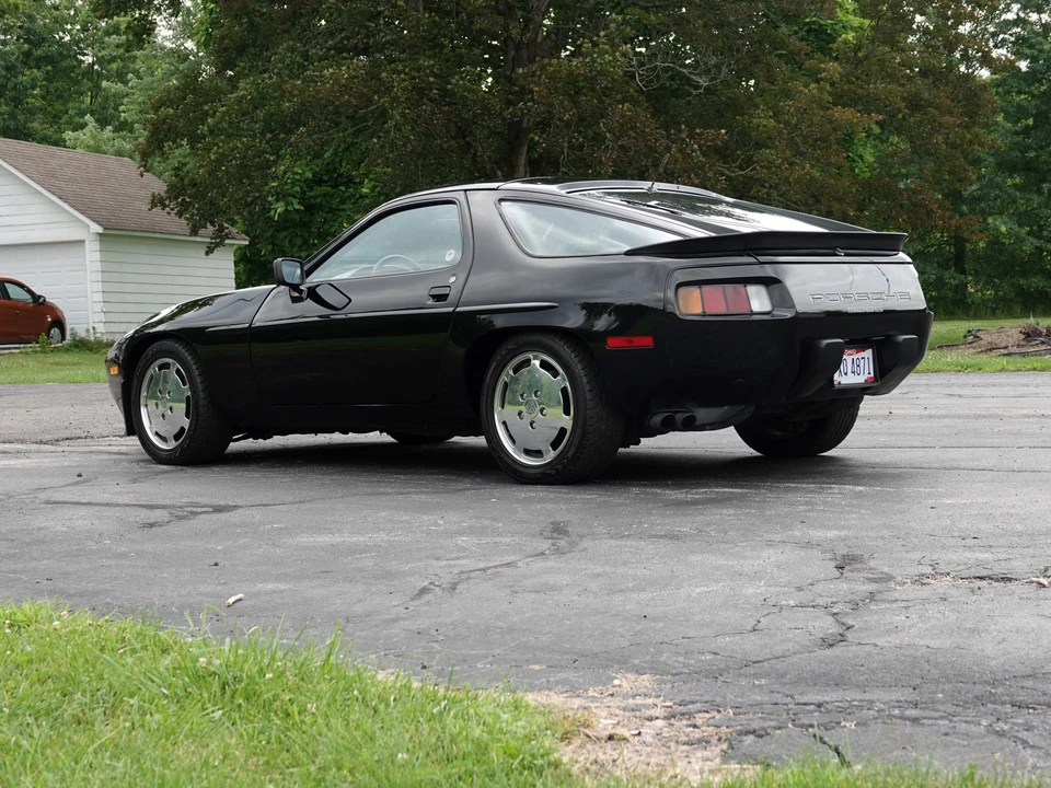 1985 Porsche 928 S - Image 9 of 31