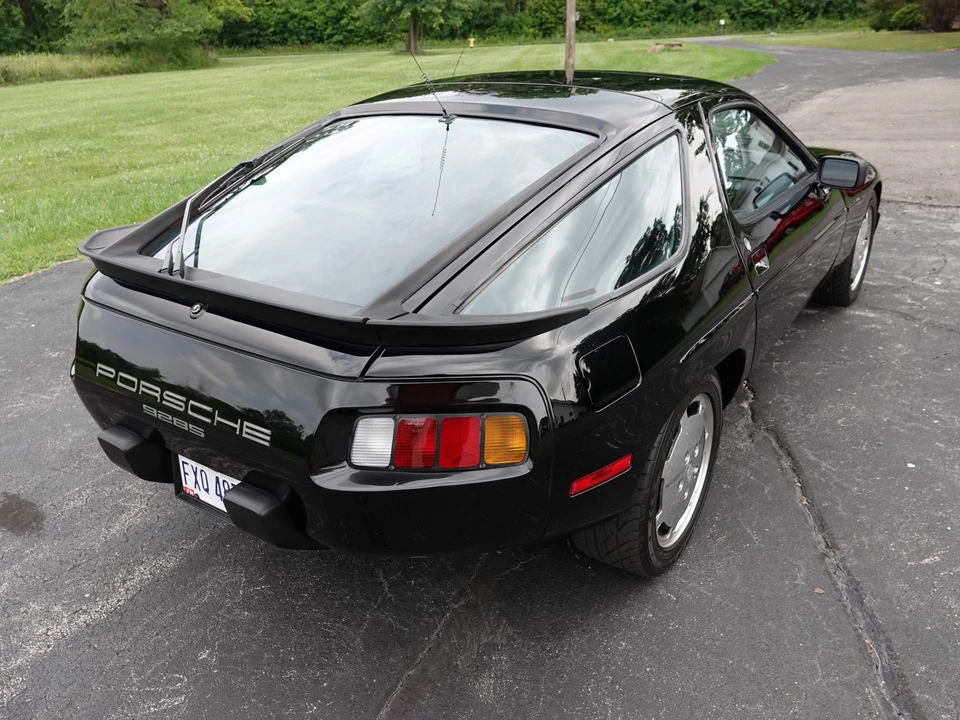 1985 Porsche 928 S - Image 8 of 31