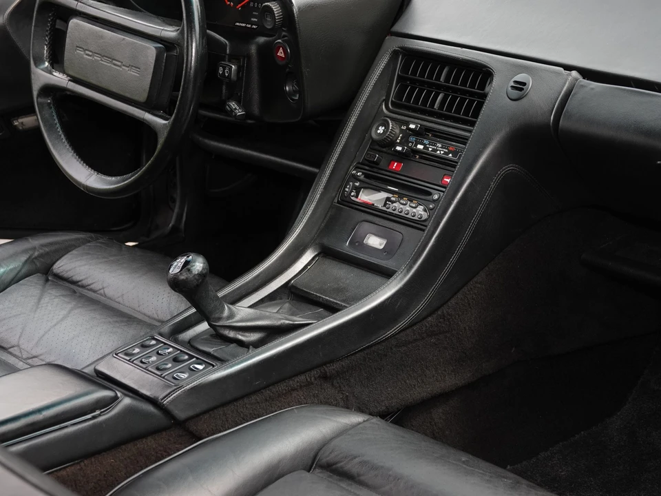 1985 Porsche 928 S - Image 25 of 31