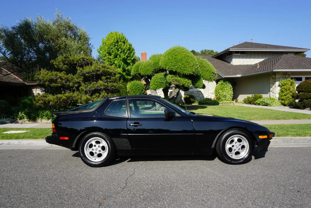 1985 Porsche 944 - Image 27 of 31