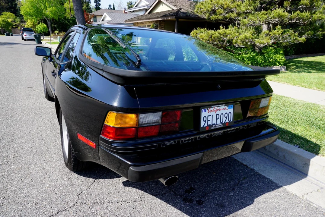 1985 Porsche 944 - Image 16 of 31