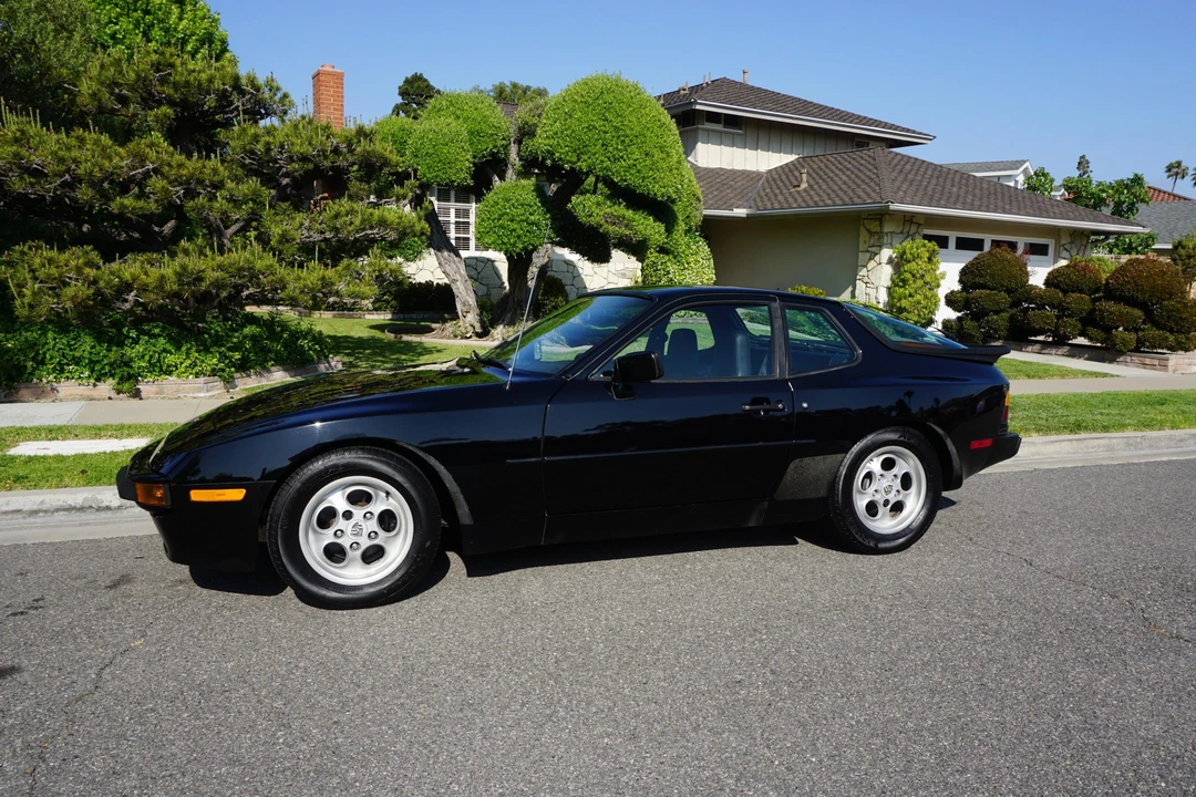 1985 Porsche 944 - Image 9 of 31