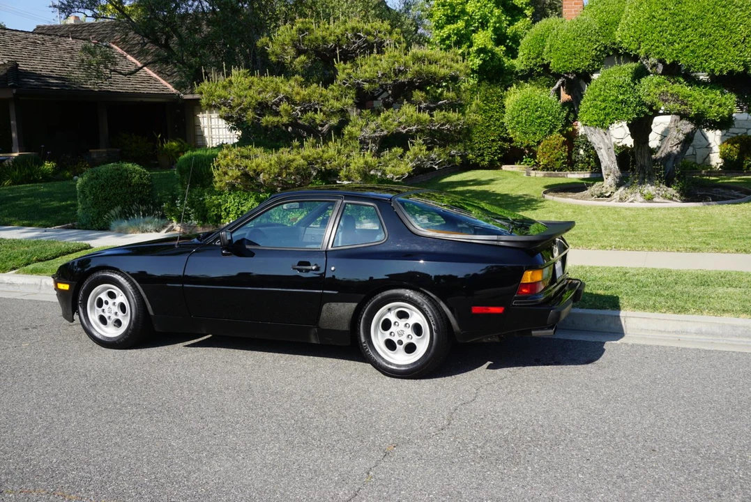 1985 Porsche 944 - Image 11 of 31