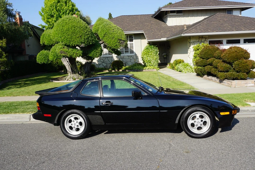 1985 Porsche 944 - Image 28 of 31