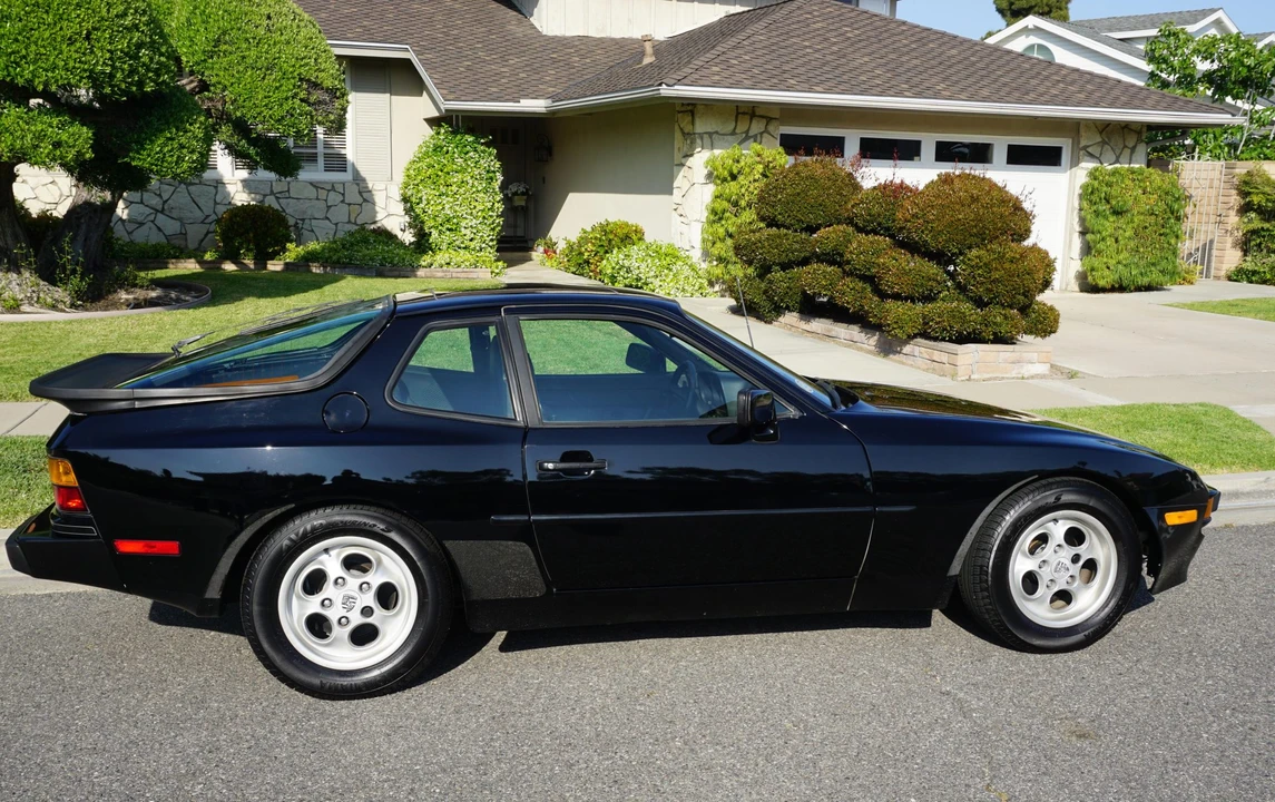 1985 Porsche 944 - Image 25 of 31