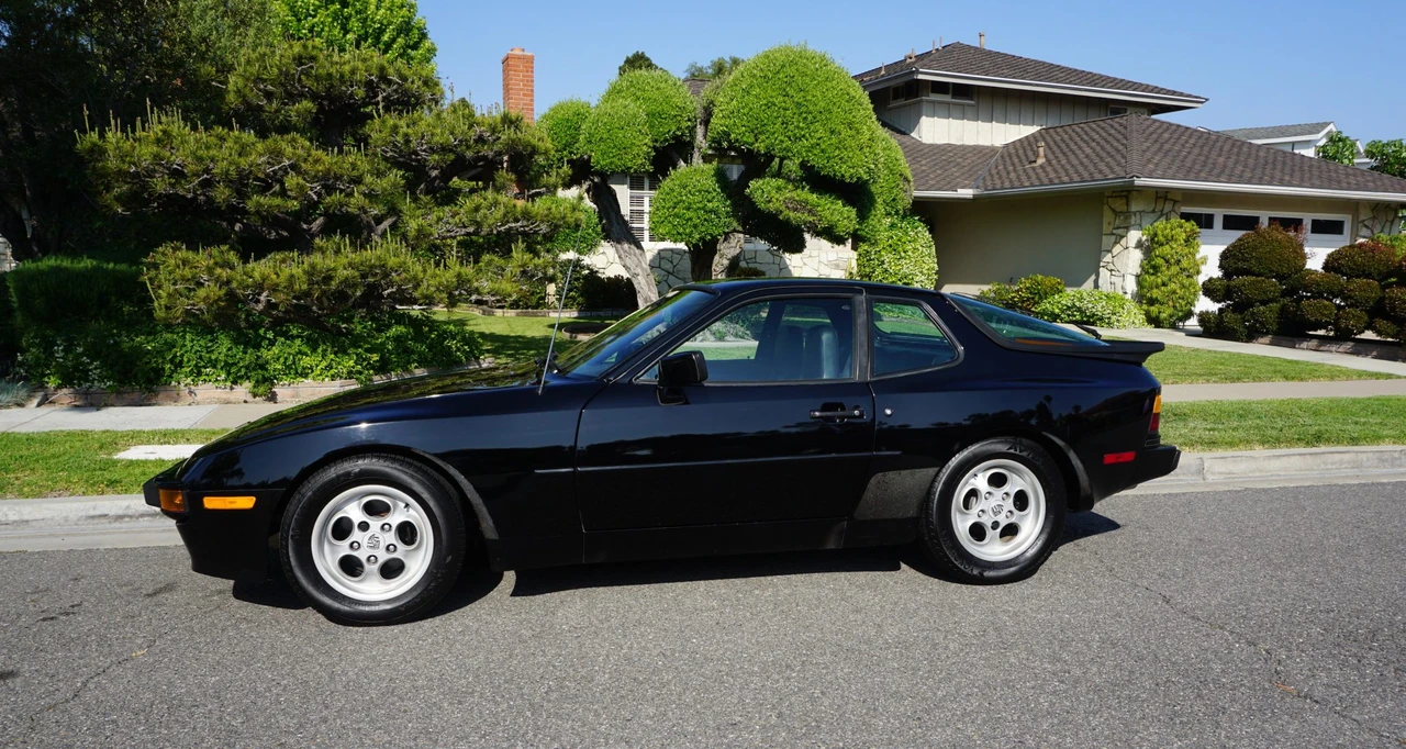 1985 Porsche 944 - Image 8 of 31