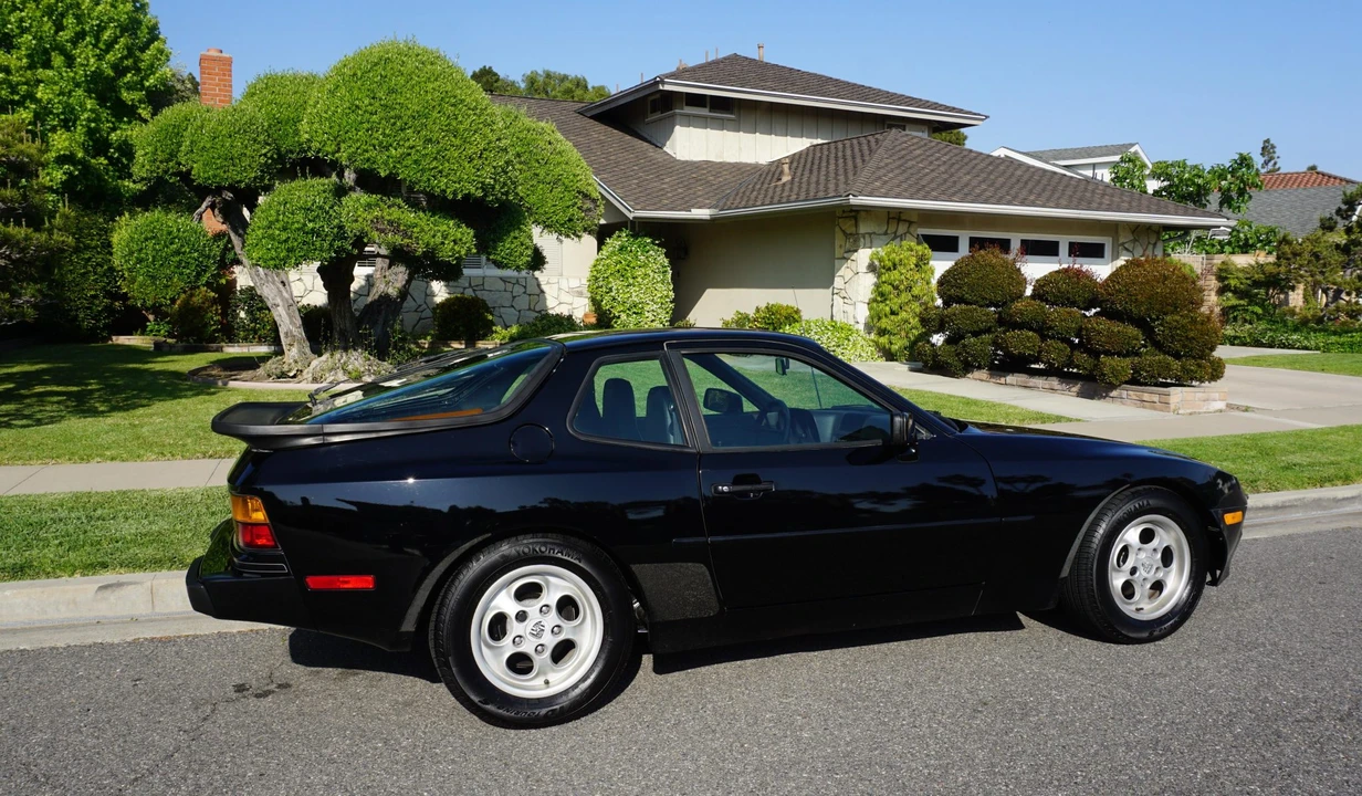 1985 Porsche 944 - Image 24 of 31