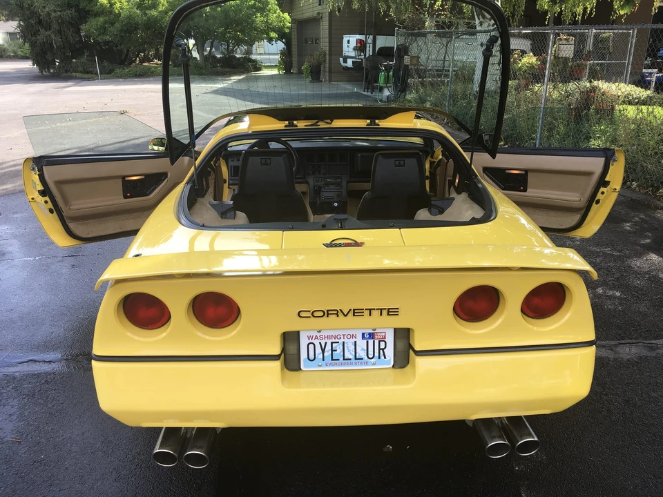 1987 Chevrolet Corvette C4 - Image 30 of 31