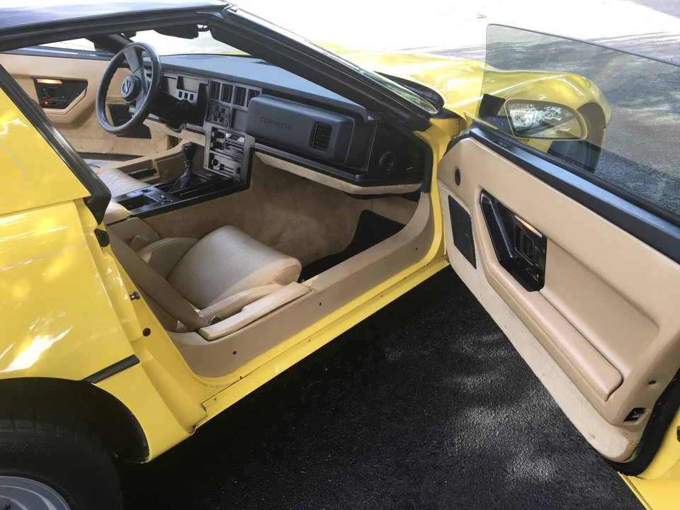 1987 Chevrolet Corvette C4 - Image 27 of 31