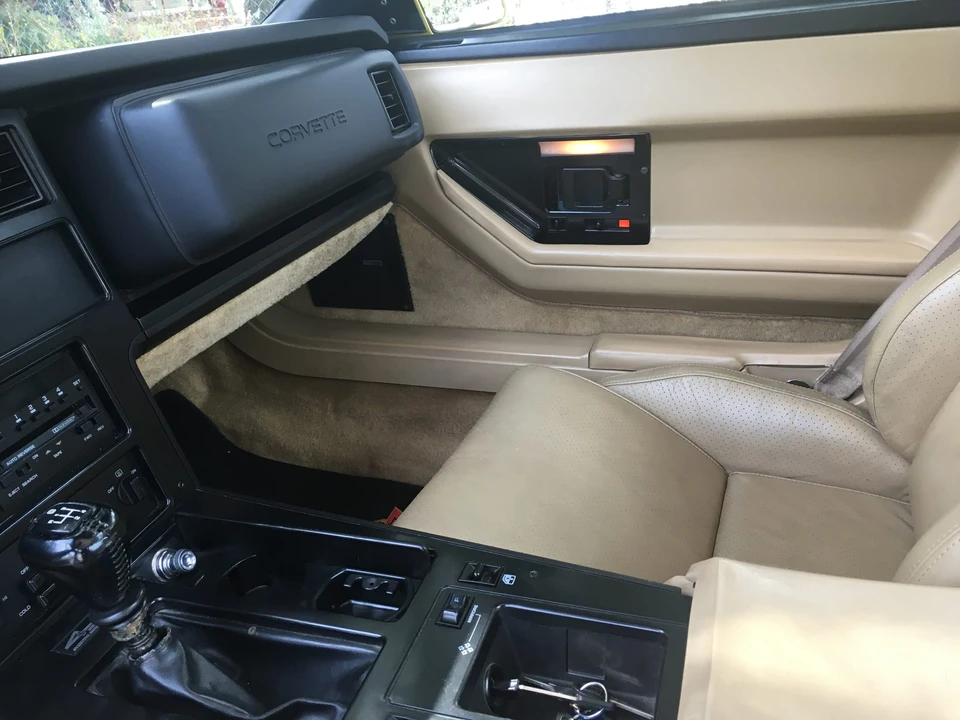 1987 Chevrolet Corvette C4 - Image 26 of 31