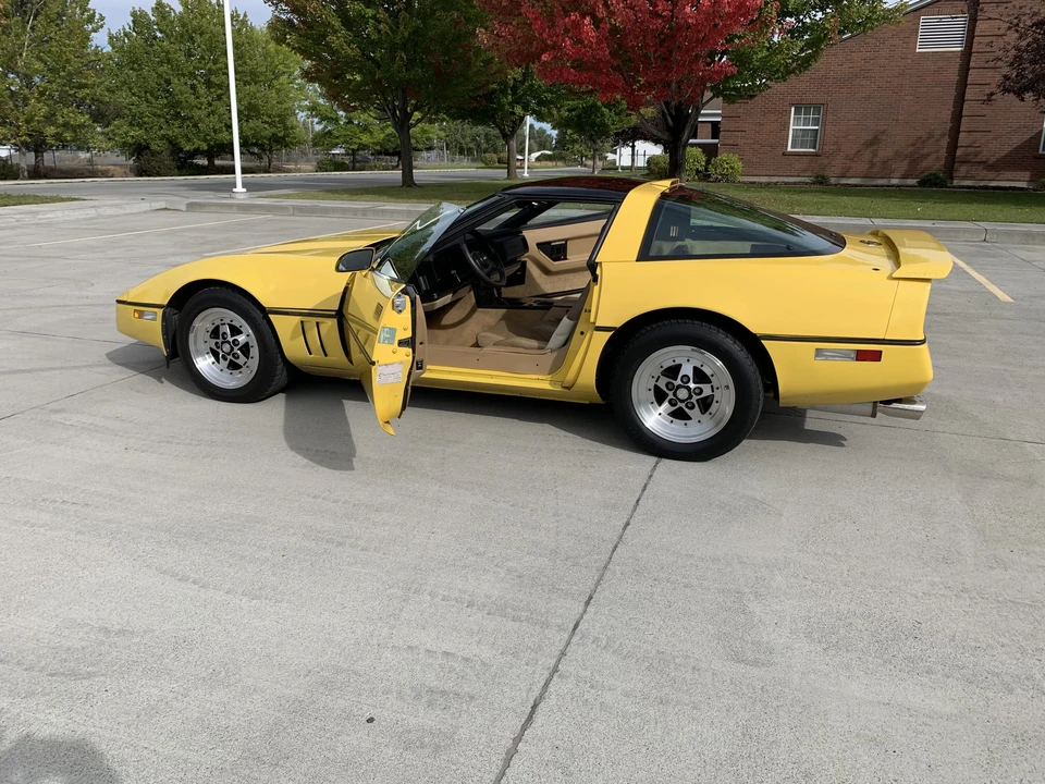 1987 Chevrolet Corvette C4 - Image 19 of 31