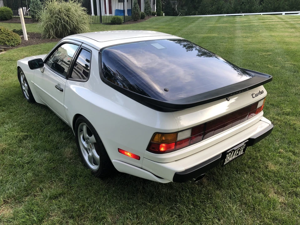 1987 Porsche 944 Turbo - Image 12 of 31