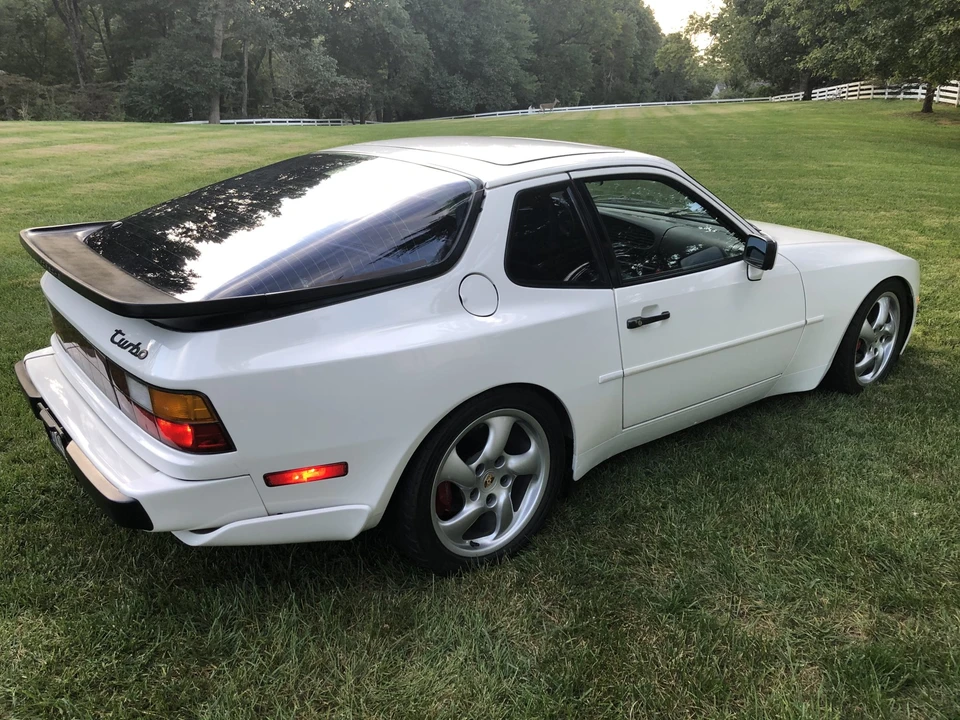 1987 Porsche 944 Turbo - Image 18 of 31