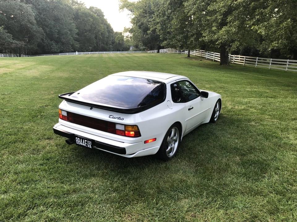 1987 Porsche 944 Turbo - Image 16 of 31