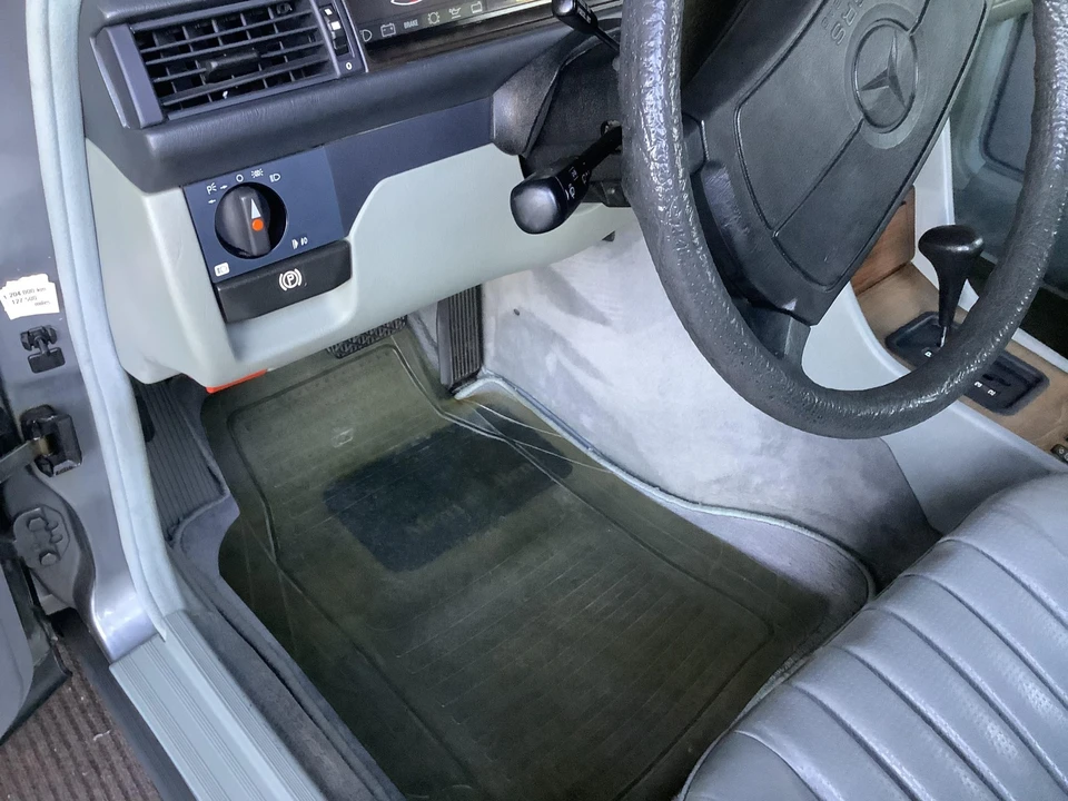 1989 Mercedes-Benz W124 E-Class - Image 28 of 31
