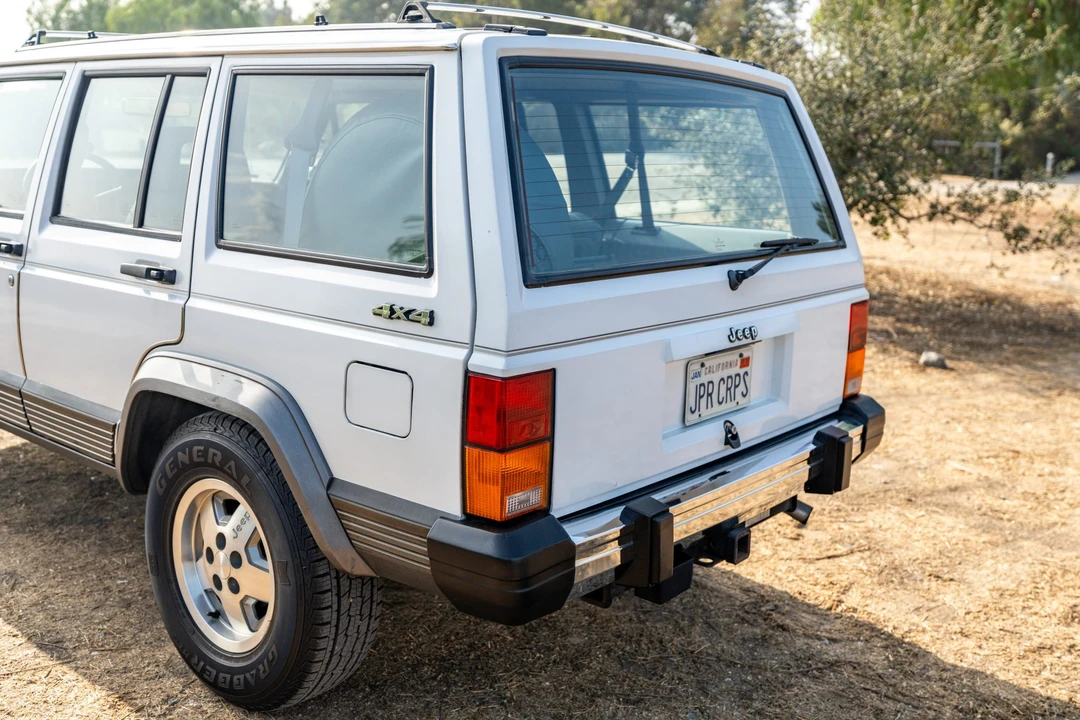1990 Jeep XJ Cherokee - Image 17 of 31