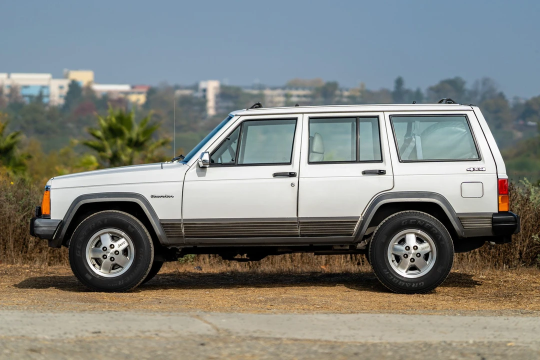1990 Jeep XJ Cherokee - Image 9 of 31