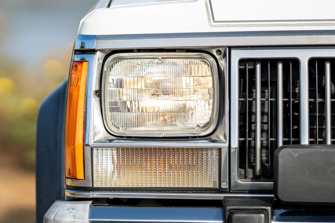 1990 Jeep XJ Cherokee - Image 11 of 31