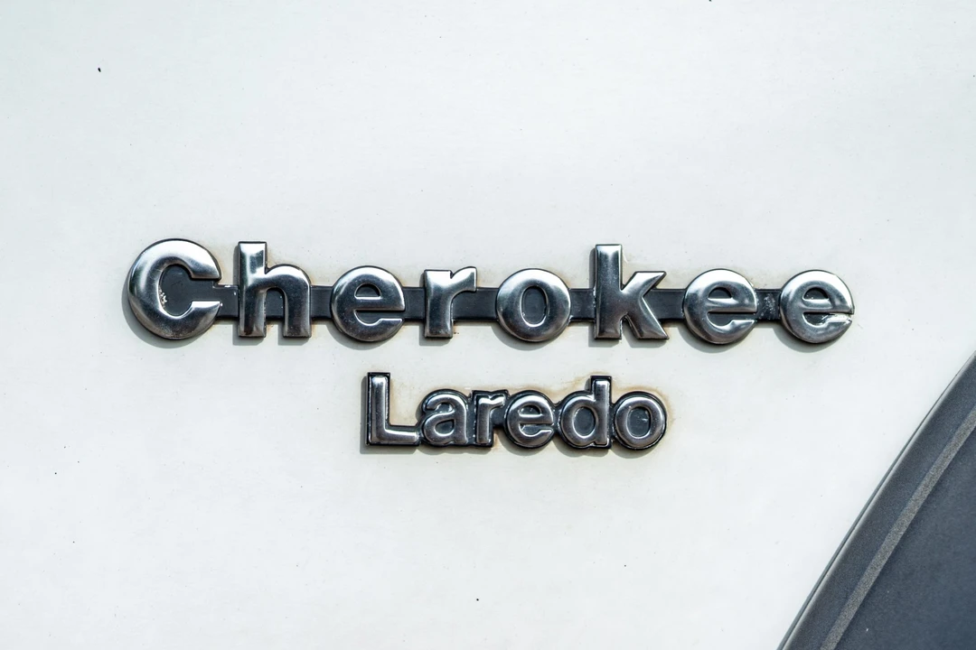 1990 Jeep XJ Cherokee - Image 29 of 31