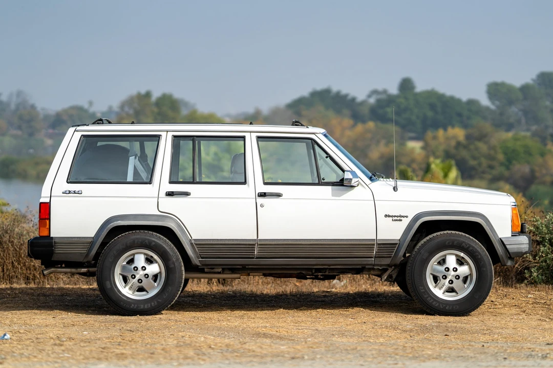 1990 Jeep XJ Cherokee - Image 5 of 31